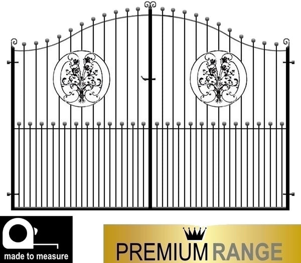 Buckinghamshire Estate Gate with Balls