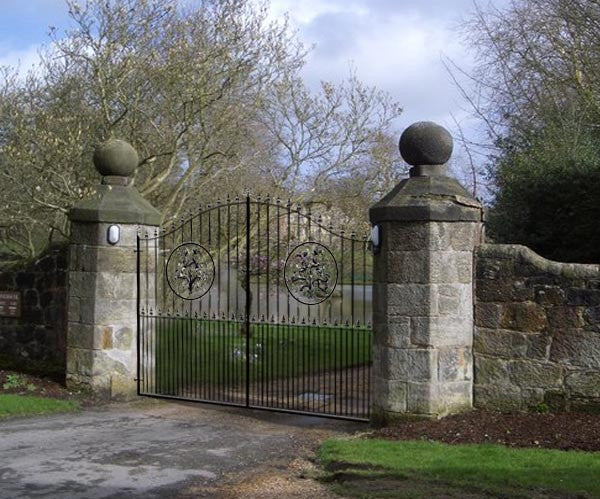 Buckinghamshire Estate Gate from